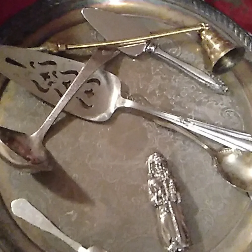 V🍴NTAGE SILVER  SERVING TRAY ORNATE BEAUTY with HANDLES VNPLVC